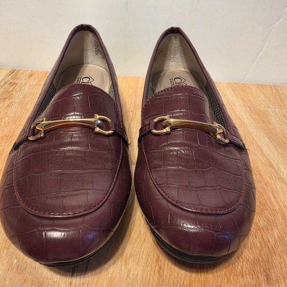 Cliffs by White Moutain Glowing Plum Loafers gold tone metallic bit detail 9